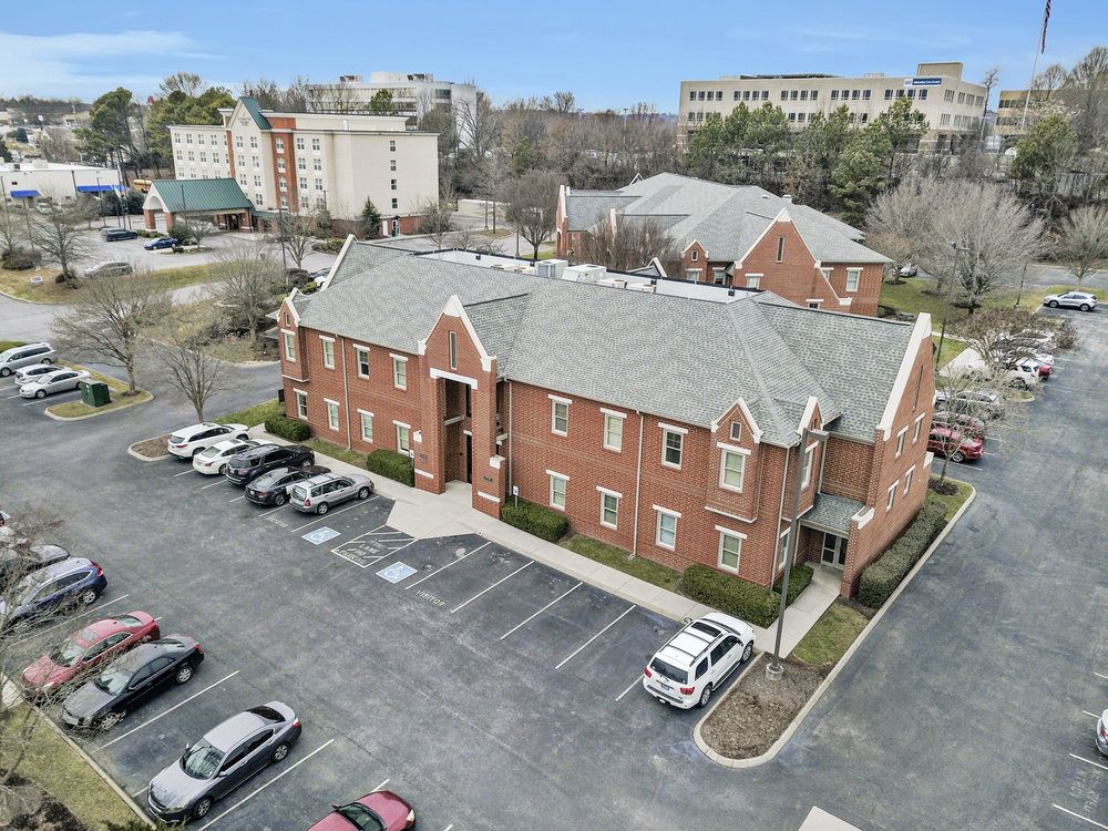 Cross Park Center: 9123 - 9131 Cross Park Drive, Knoxville, TN 37923